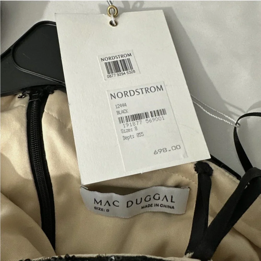 NWT $698 Mac Duggal [ 8 ] Embellished One Puff Sleeve Trumpet Gown in Black Q582